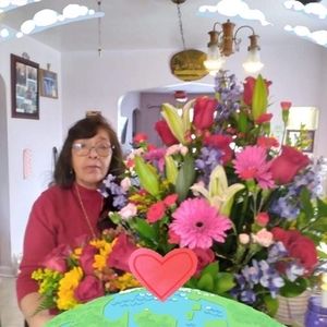 Meet your Posher, Antonia